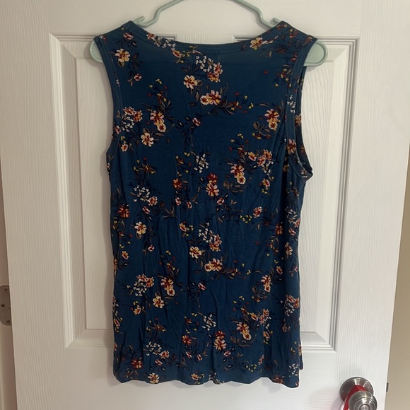 Floral tank top - Picture 4 of 4